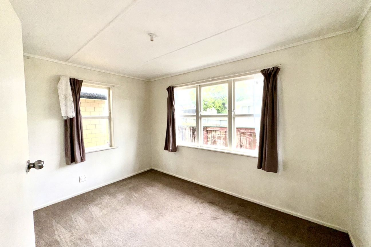 Quaint 3-Bedroom Home in Convenient Papatoetoe Location - Więcej