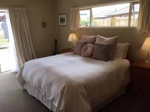 59 St James Drive, Huntington