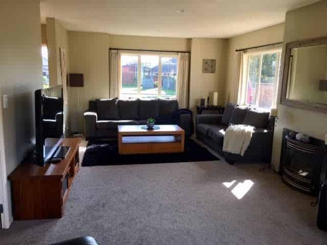 59 St James Drive, Huntington