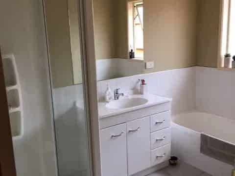 59 St James Drive, Huntington