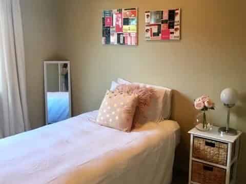 59 St James Drive, Huntington