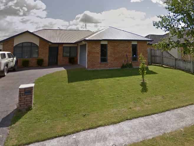 59 St James Drive, Huntington