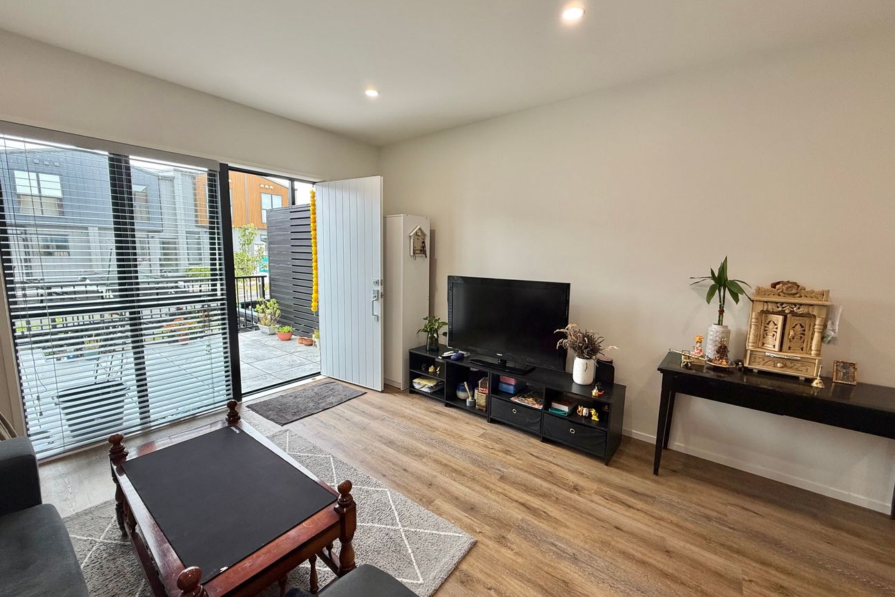Low maintenance modern living! - Bild 2