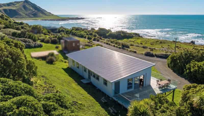 569B Te Awaiti Road, Tora