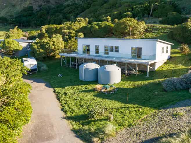 569B Te Awaiti Road, Tora