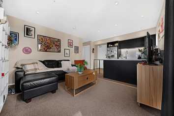 110/69B Hall Avenue, Mangere