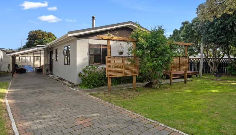 49 Tasman Road, Otaki Beach