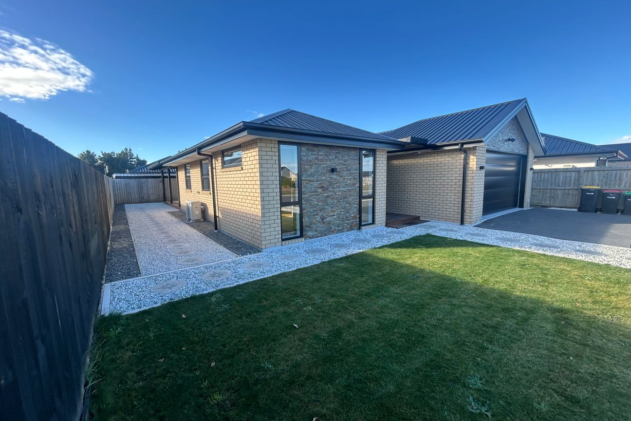 Modern and well presented home in Wigram - Widok 2