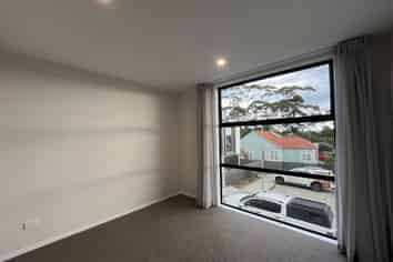 33 Dunkirk Terrace , Mount Albert