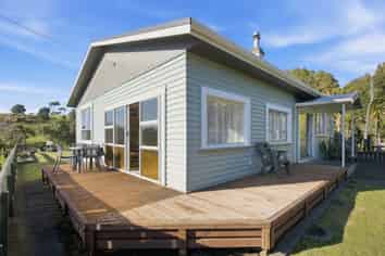 38 Whakapaki Street, Urenui