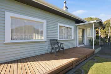 38 Whakapaki Street, Urenui