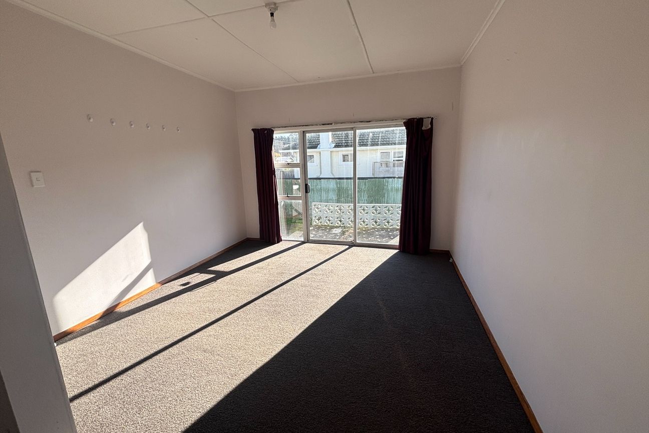 Spacious Family Home with Large Fully Fenced Yard - Meer