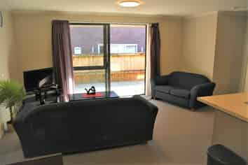 2/27 Hogan Street, Hamilton East