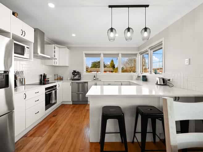 1 Garden Heights Avenue, Glenview