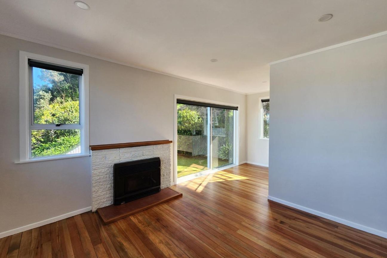 Newly Renovated 3-Bedroom Home with Mountain Views & Modern Comfort - Widok 2
