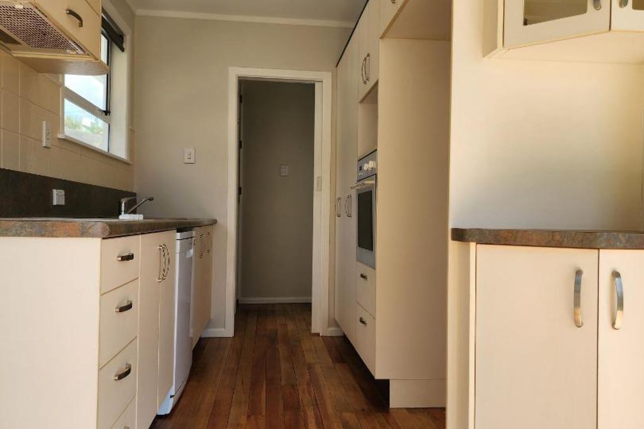 Newly Renovated 3-Bedroom Home with Mountain Views & Modern Comfort - Widok 6
