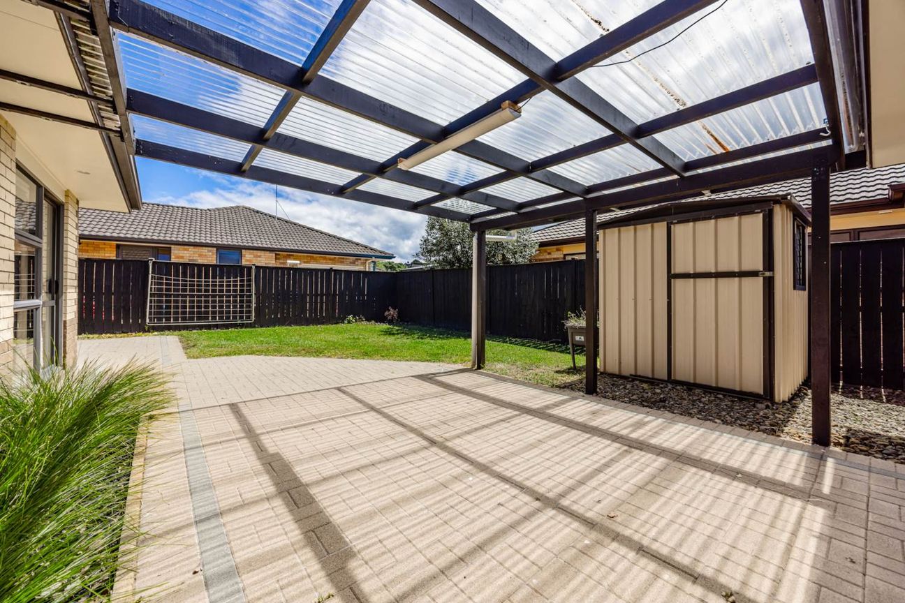 Family Home in Prime East Tamaki - Widok 4