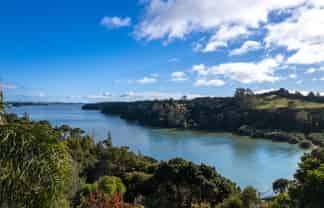 348 Aucks Road, Russell