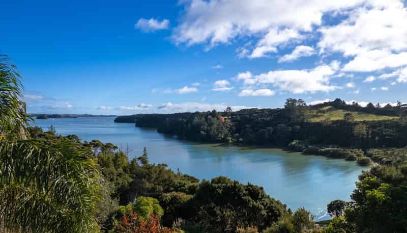 348 Aucks Road, Russell