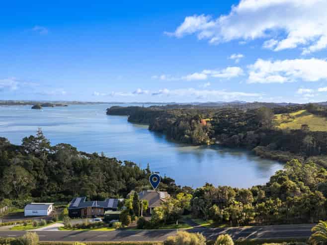 348 Aucks Road, Russell