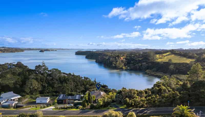 348 Aucks Road, Russell