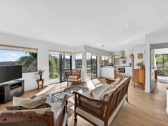 348 Aucks Road, Russell