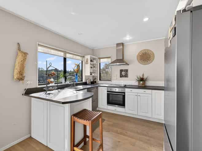 348 Aucks Road, Russell
