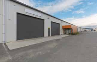 Open-Span High-Stud Warehouse with Modern Offices