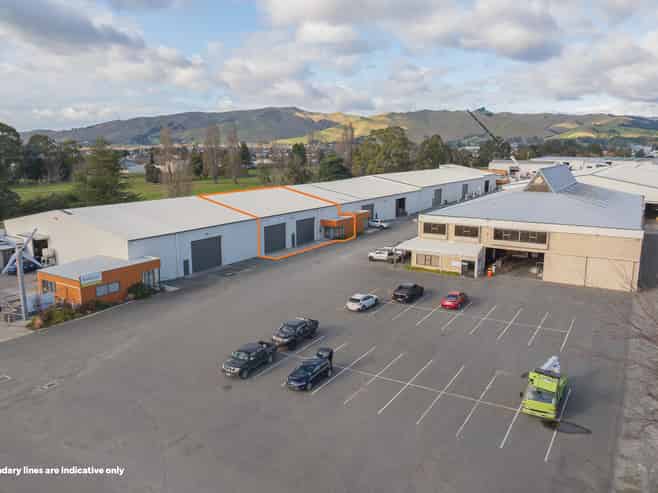 Open-Span High-Stud Warehouse with Modern Offices