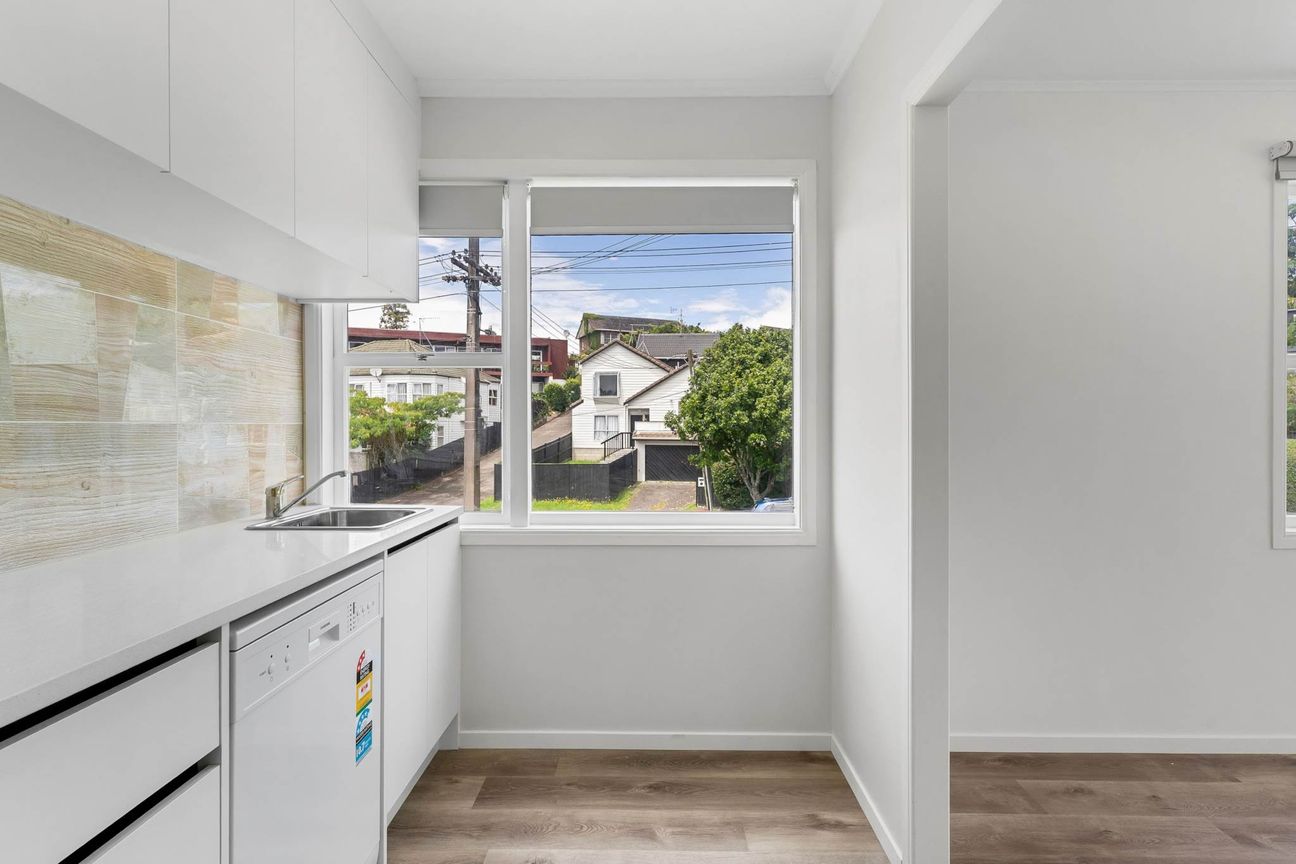 Modern Comfort – Fully Renovated 3-Bedroom - Widok 6