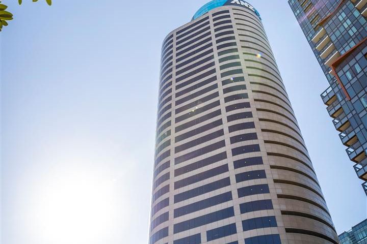 CBRE - IMMACULATE FIT-OUT WITH HARBOUR VIEWS - Więcej
