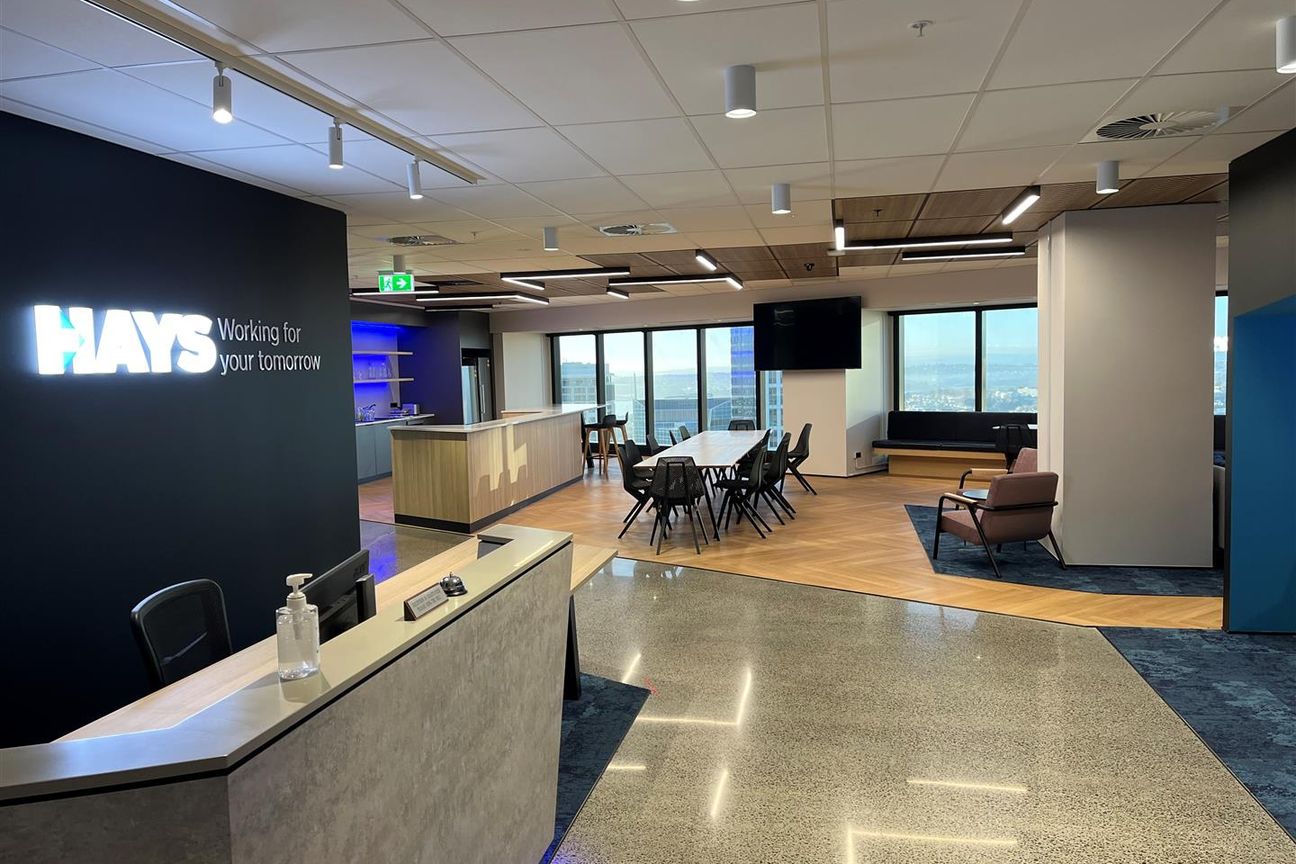 CBRE - IMMACULATE FIT-OUT WITH HARBOUR VIEWS - Widok 2