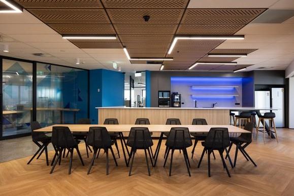 CBRE - IMMACULATE FIT-OUT WITH HARBOUR VIEWS - Widok 4