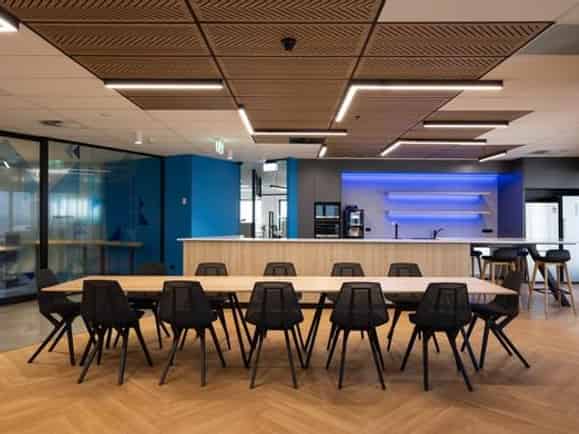 CBRE - IMMACULATE FIT-OUT WITH HARBOUR VIEWS