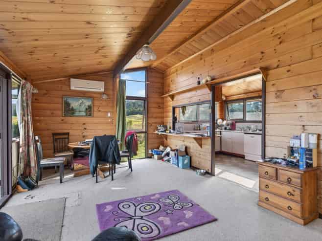 1516 State Highway 12, Paparoa