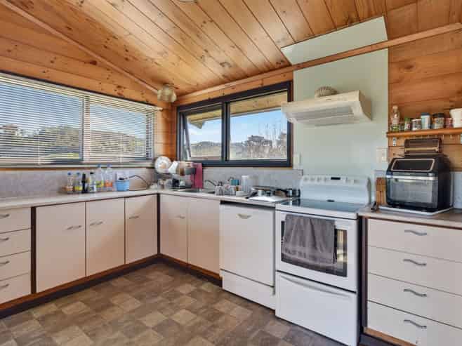 1516 State Highway 12, Paparoa