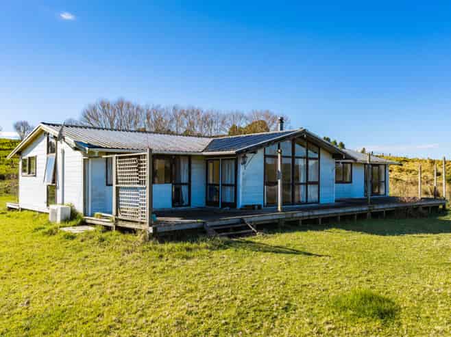 1516 State Highway 12, Paparoa