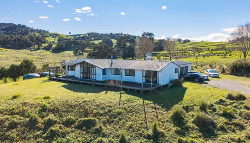 1516 State Highway 12, Paparoa