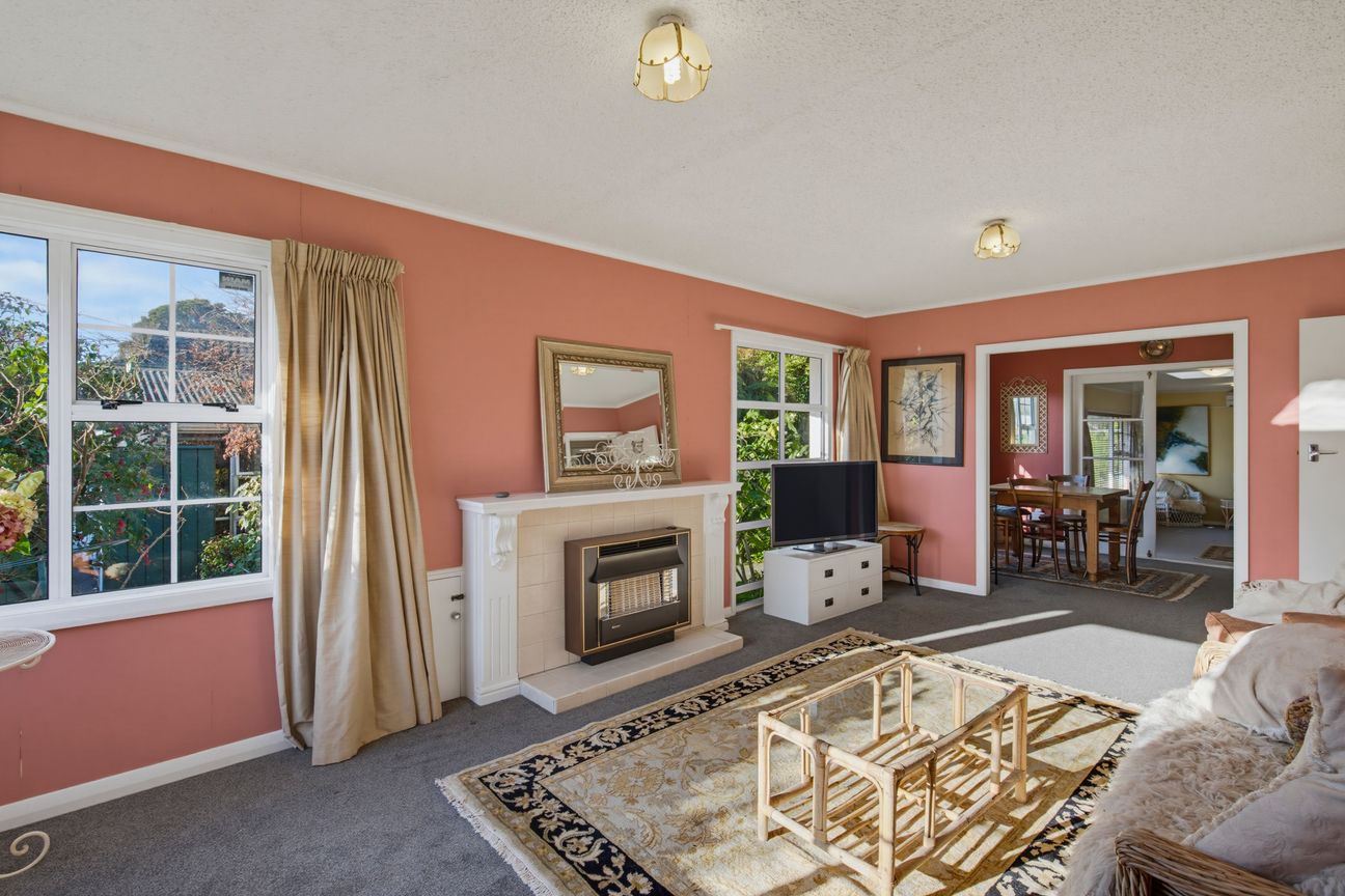 Private, Spacious Single-Level Living - Widok 5