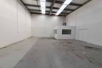 120sqm Albany high stud warehouse