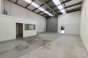 120sqm Albany high stud warehouse