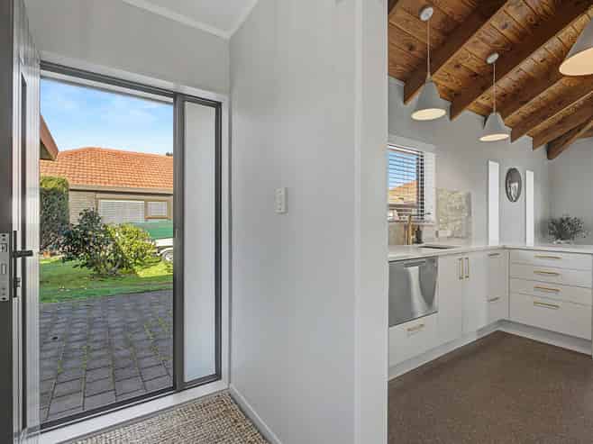 16b Albert Street, Whitianga