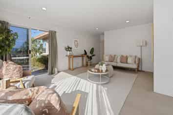 35 Redmond Street, Judea