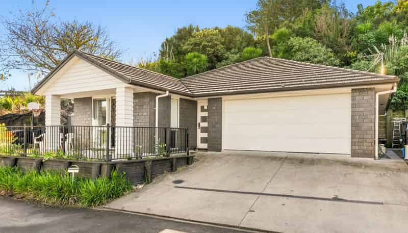 10 Stable Way, Brookfield