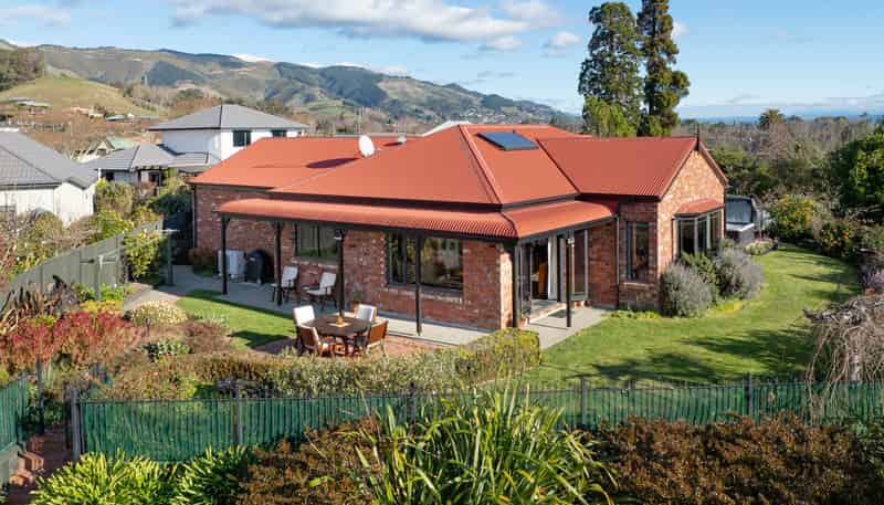 16B Kingsford Drive, STOKE