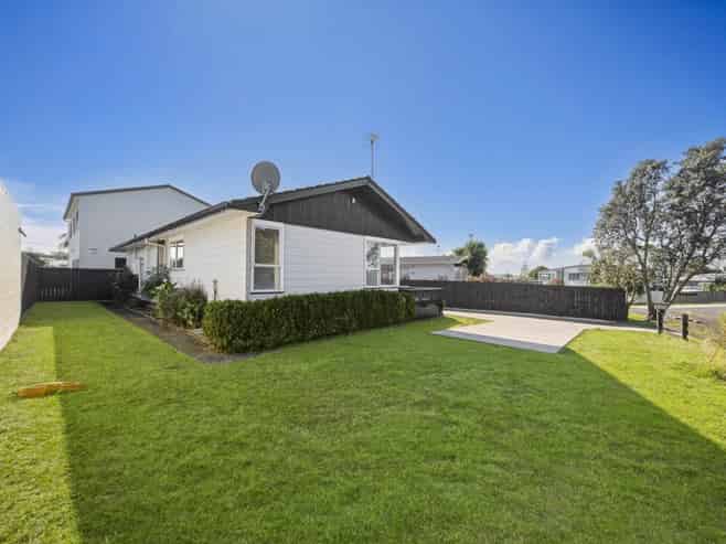 Lot 1, 4 Pipitea Place, Massey