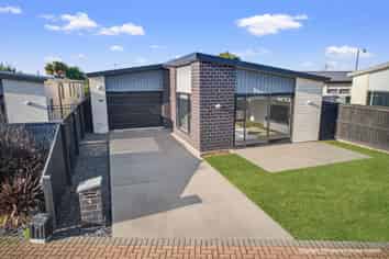 4 Ardnave Lane, Yaldhurst