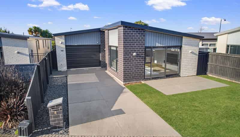 4 Ardnave Lane, Yaldhurst