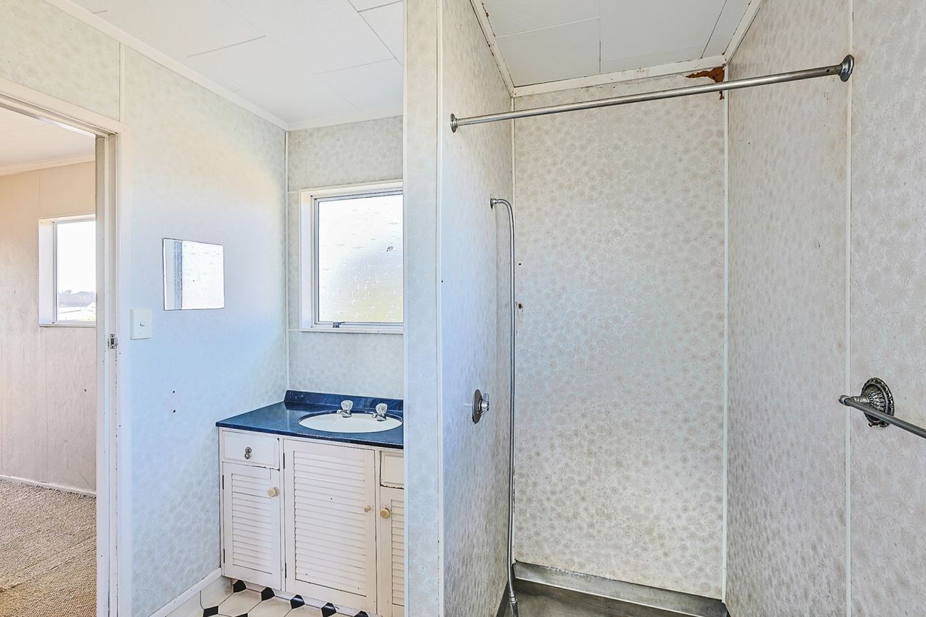 Calling Investors & Renovators  Opportunity Knocks - Więcej