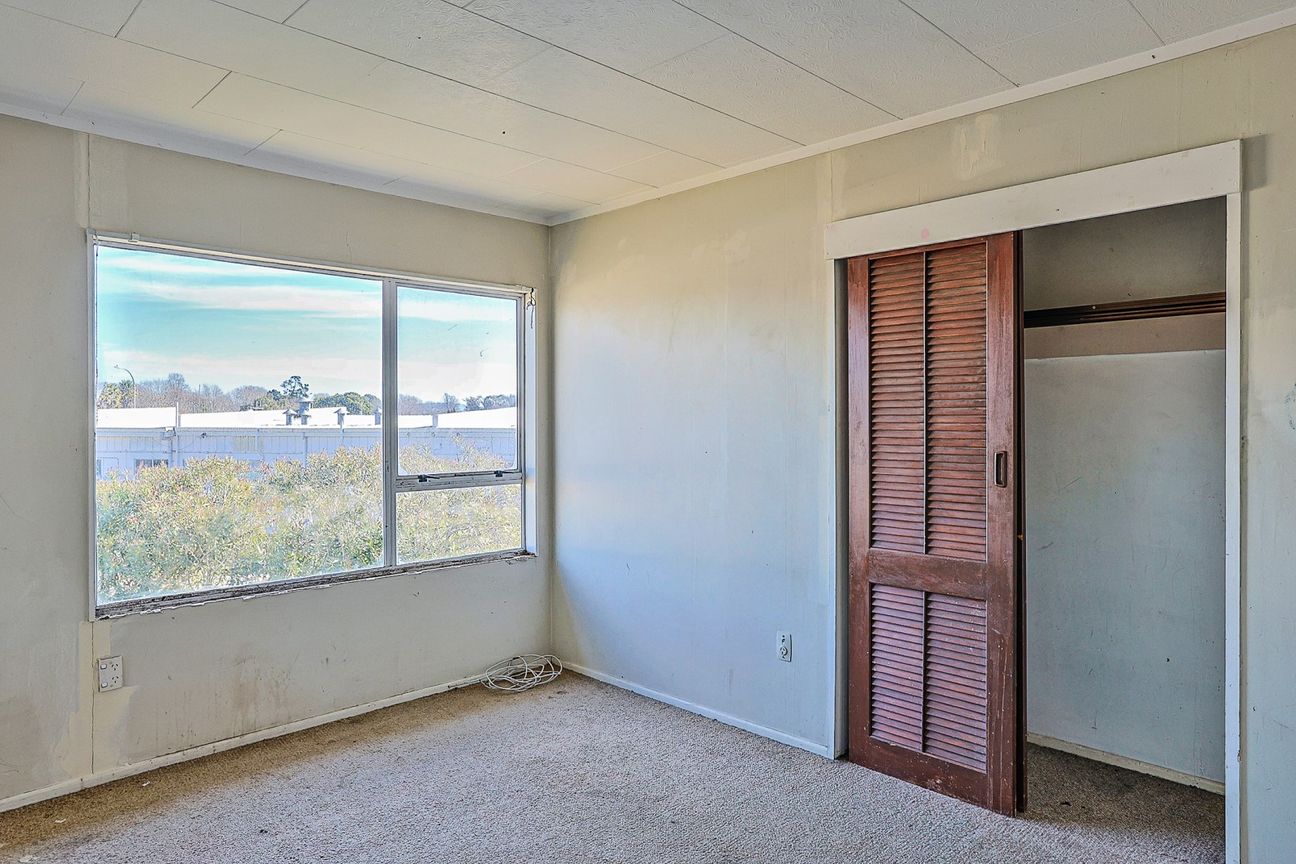 Calling Investors & Renovators  Opportunity Knocks - Widok 4